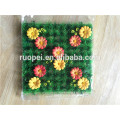 Tapete de grama artificial de alta qualidade com flores e pequenos animais para decoração